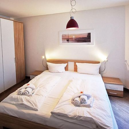 Haus Meeresblick - Ferienwohnung Strandnah A 1.07 Баабе Екстериор снимка